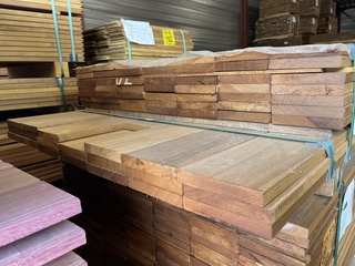 Ca. 69x Guyana Teak planken geschaafd, 21x140mm, lengte 49/125cm, 20/1